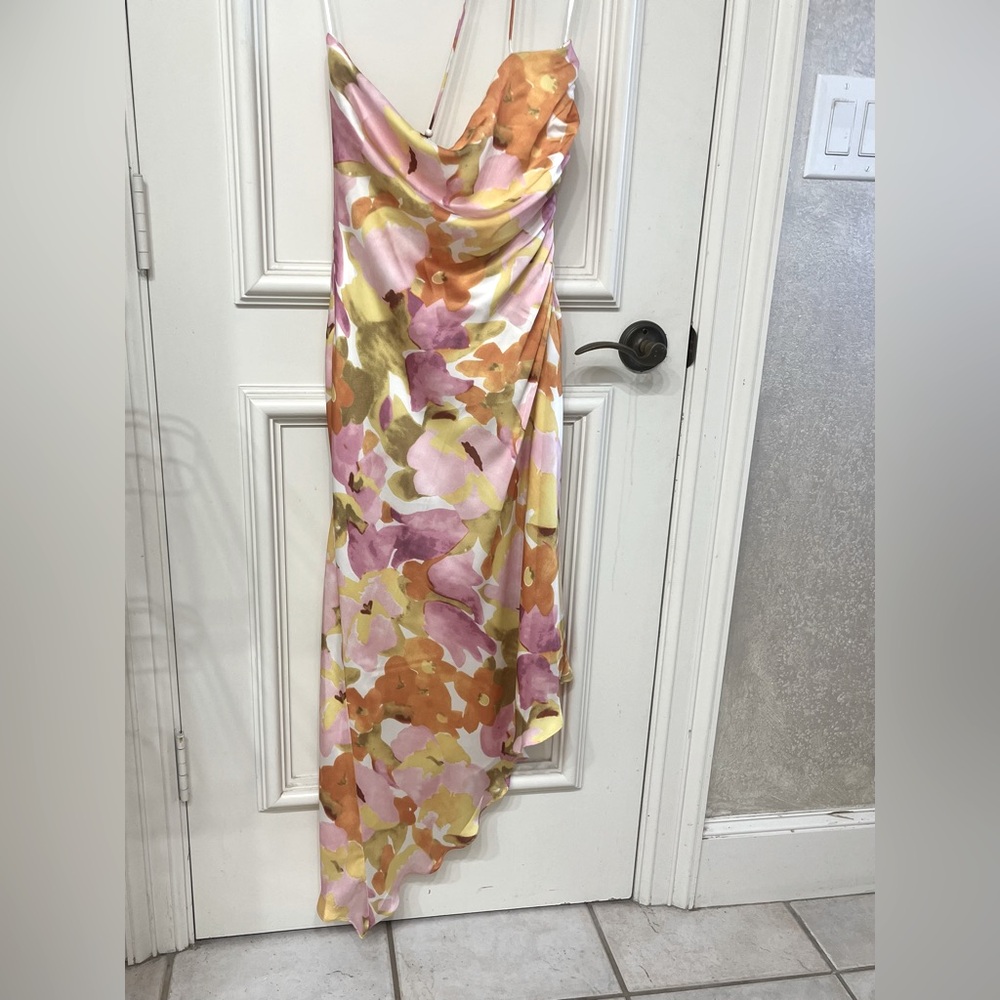 🎉HP🎉 NWT Bardot Andy One-Shoulder Asymmetrical Midi Dress S - Picture 3 of 7
